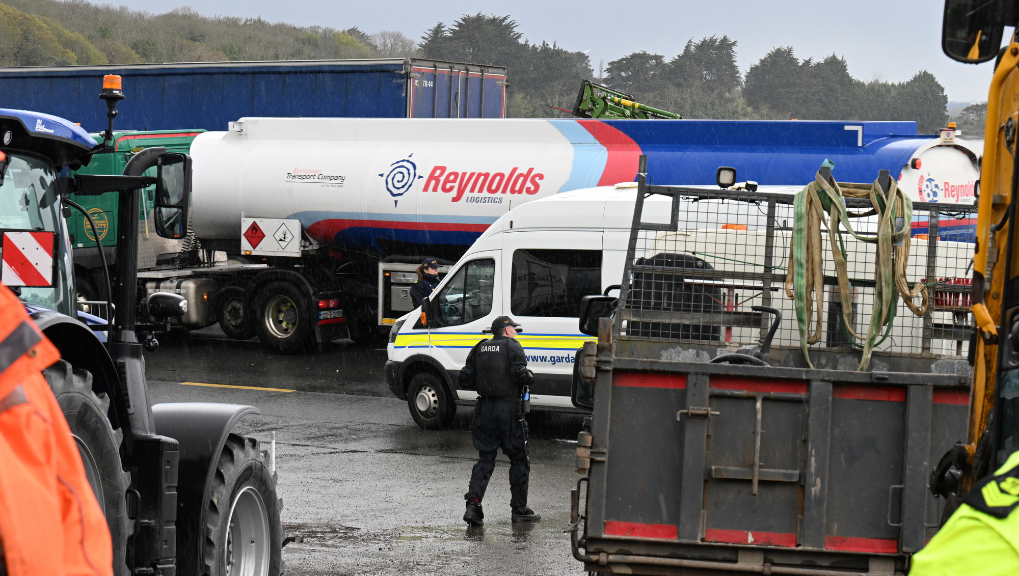 19 trucks leave Cork's Whitegate oil refinery but full recovery could 'take 10 days'