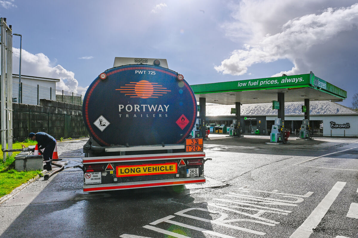 A delivery driver for Portway makes a fuel delivery to the Applegreen Service station on the North Ring rd in Ballyvolane. Picture: Noel Sweeney A delivery driver for Portway makes a fuel delivery to the Applegreen Service station on the North Ring rd in Ballyvolane. Picture: Noel Sweeney