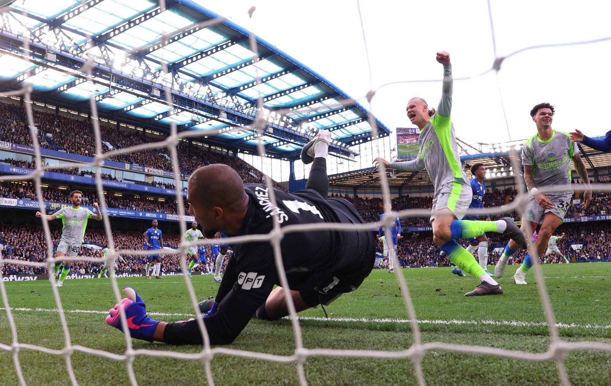 'We are the underdogs' insists Guardiola ahead of title showdown with Gunners