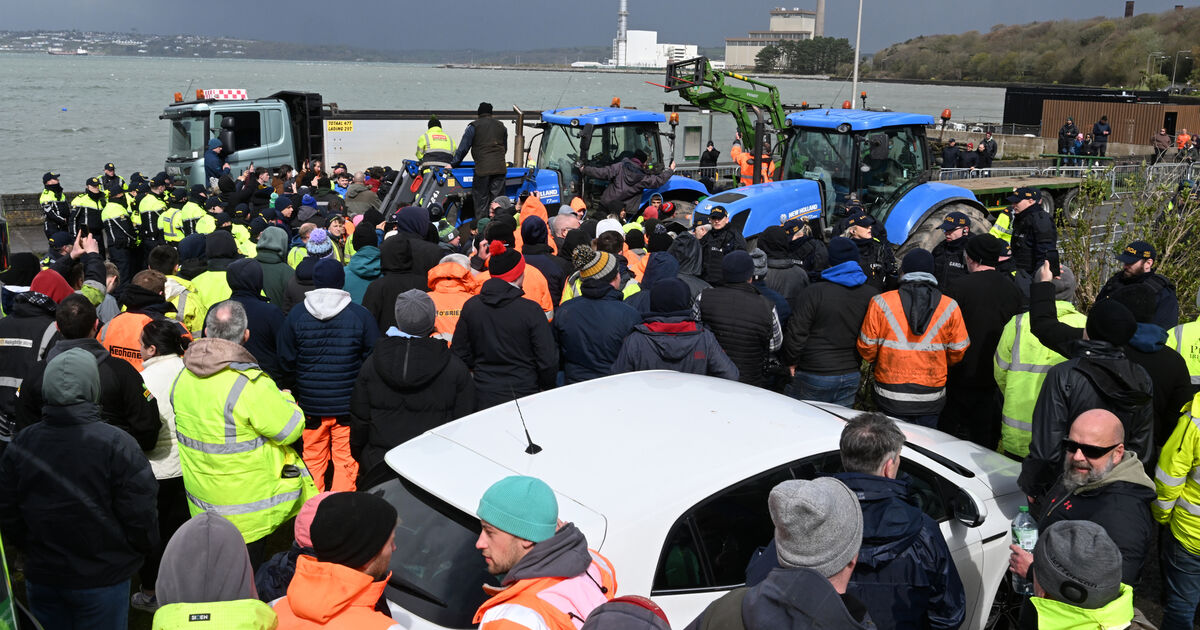 Irish Examiner view: Government has been thrown off by blockades