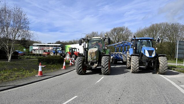 <p> National Fuel Protest at Shannonpark Roundabout Cork on the N28. Picture: Larry Cummins</p>