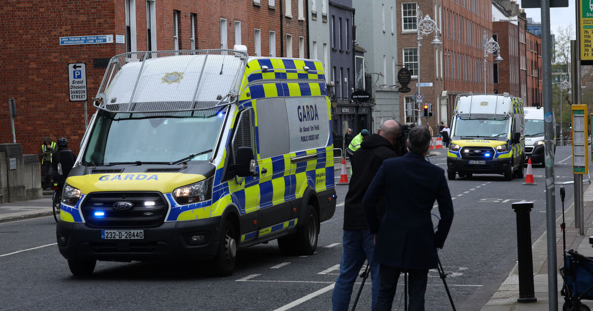 Government to survive motion of no confidence as security stepped up at Leinster House