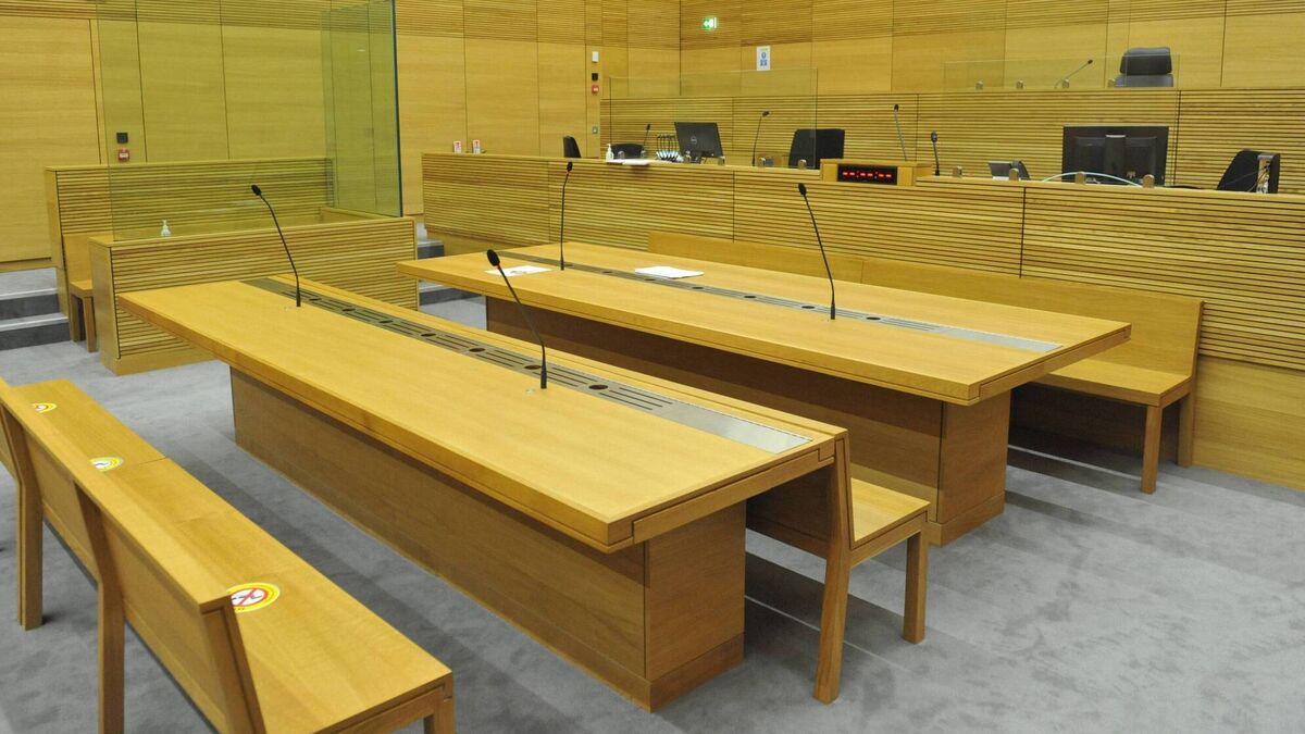 Cork woman accused of slapping two neighbours across the head with a hurley