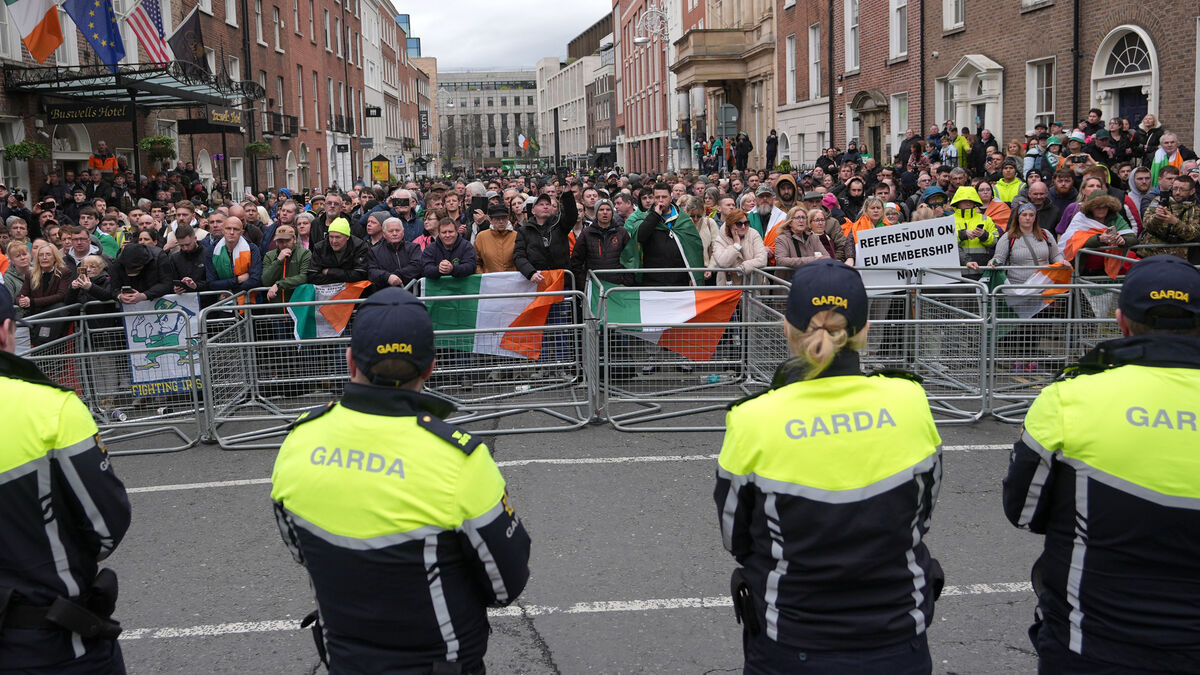 Gardaí investigating the intimidation of officers at fuel protests
