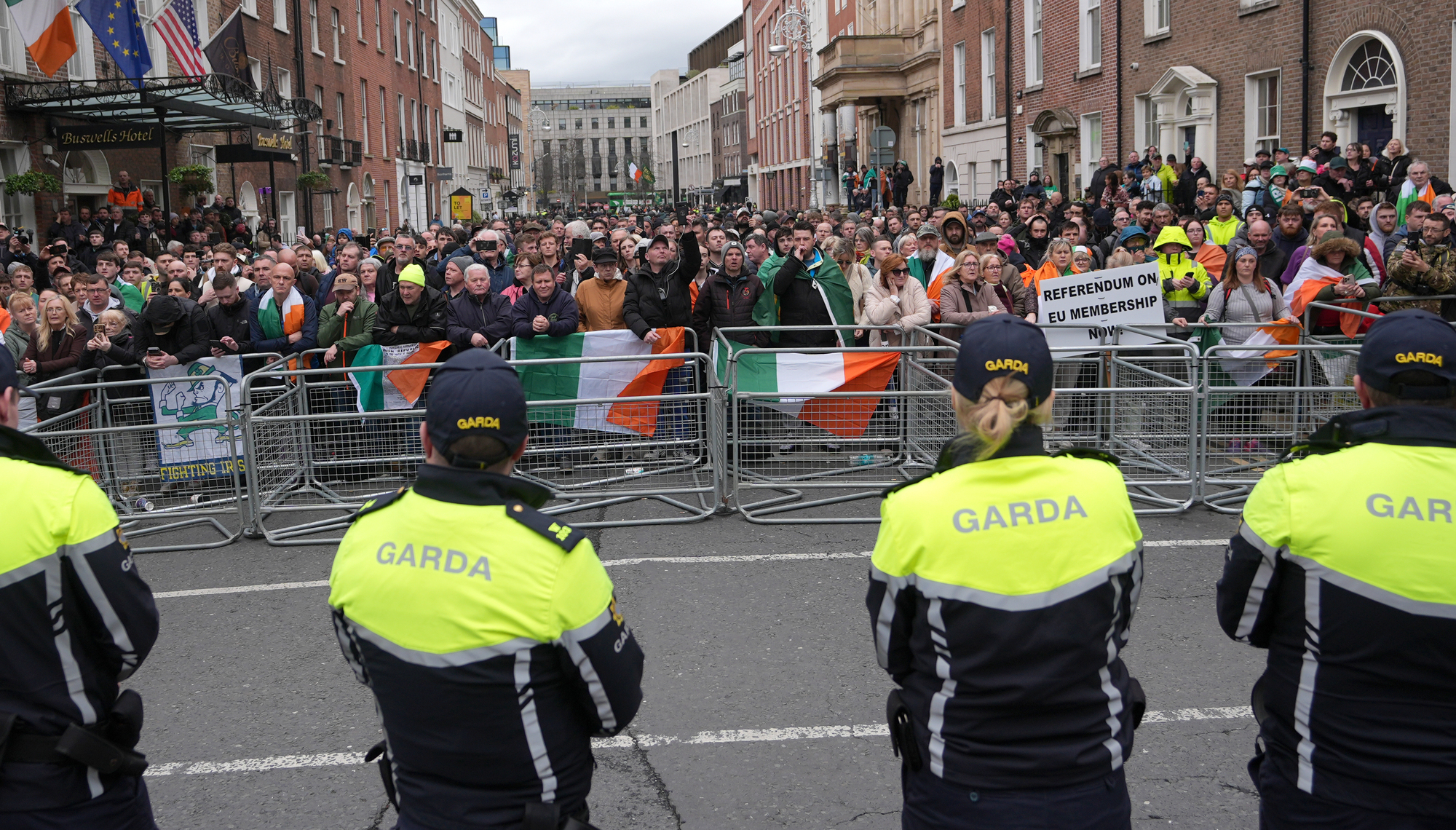 Gardaí investigating the intimidation of officers at fuel protests
