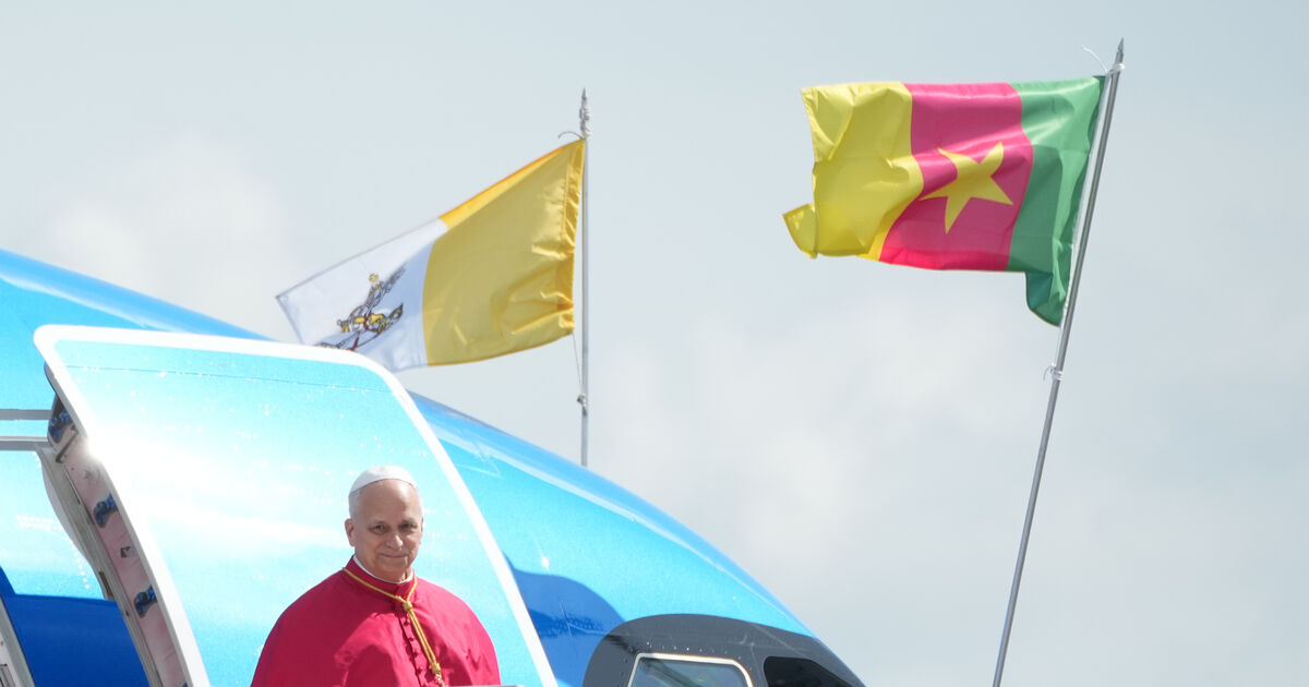 Pope arrives in Cameroon as separatists announce three-day pause in fighting