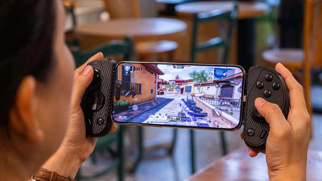 Serafim S3 Review: A gaming controller that turns your phone into a handheld console