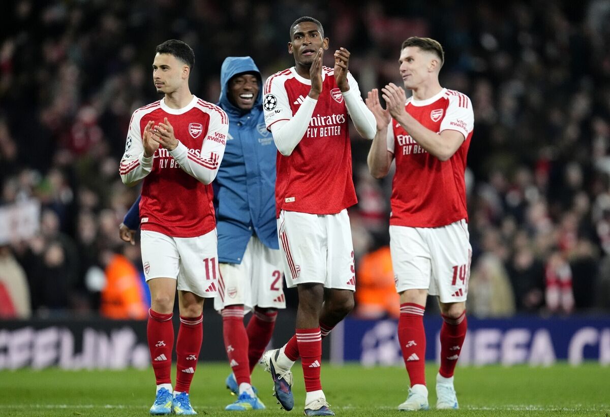 Arsenal's Gabriel Martinelli, Arsenal's Cristhian Mosquera and Viktor Gyokeres applaud the fans. Picture: Nick Potts/PA Wire.