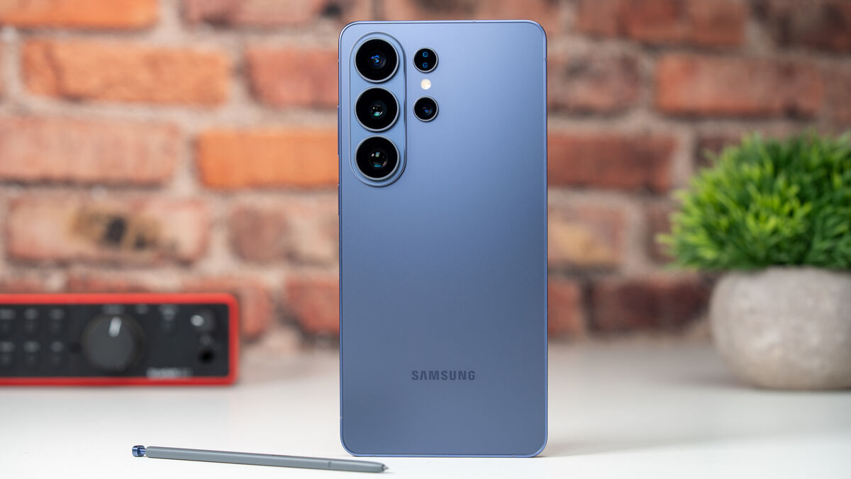 The Snapdragon 8 Elite Gen 5 processor powers the Samsung Galaxy S26 Ultra, delivering fast performance and improved thermal efficiency. Picture: Noel Campion.