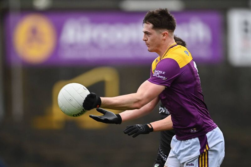 CHAIN REACTION: Cathal Kehoe of Wexford handpasses the ball. Photo: Tom Beary/Sportsfile