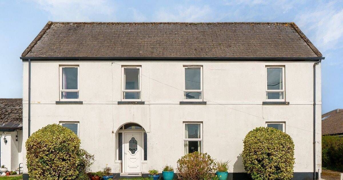 8-Bed Coastal Home in Youghal Hits Market for €325,000
