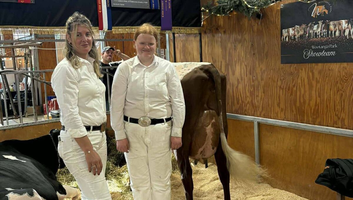 Lyndsey Fleming from Impression Holsteins and Becky Hynes at the Royal Sydney Easter Show Lyndsey Fleming from Impression Holsteins and Becky Hynes at the Royal Sydney Easter Show