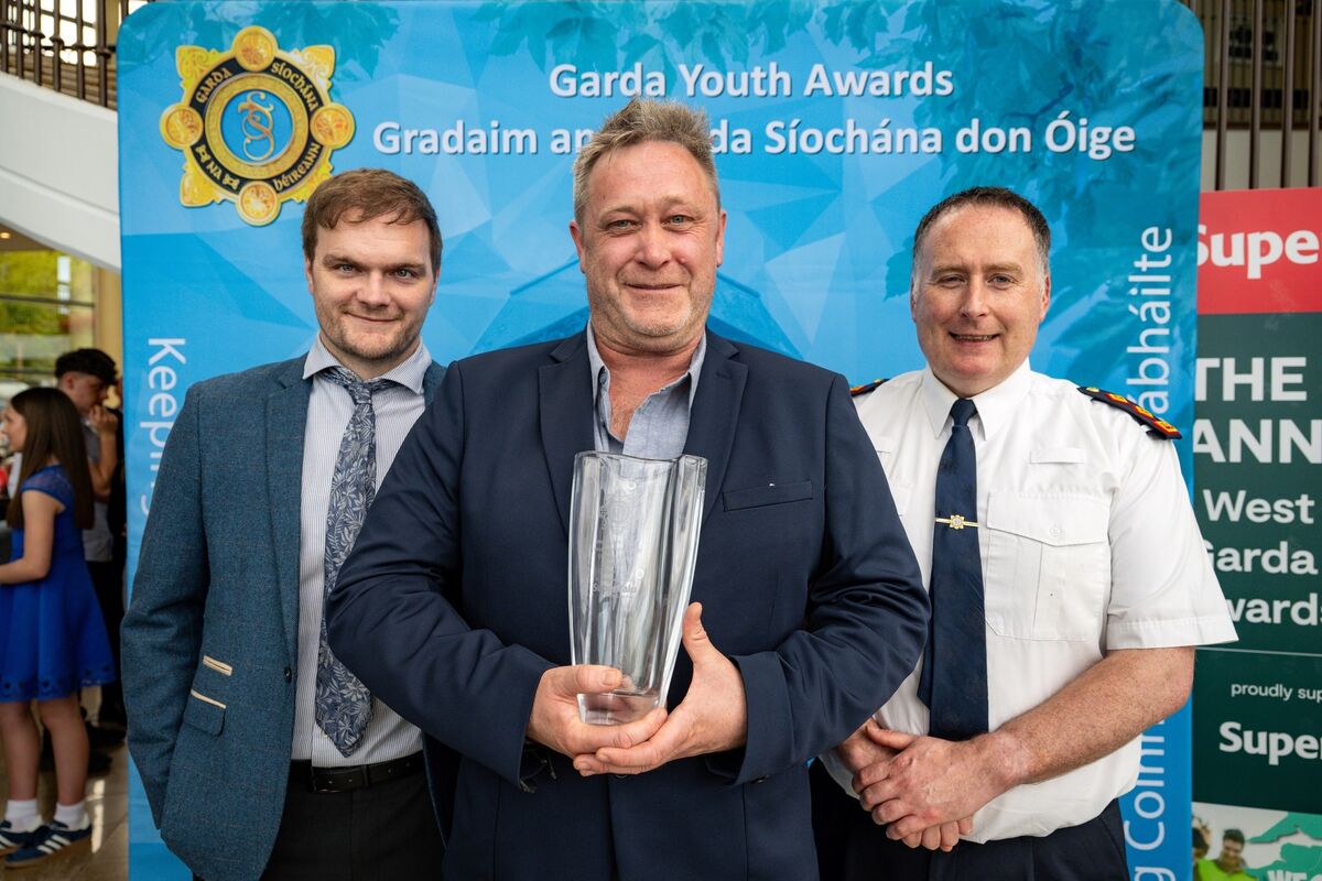 Joey Hurley's Overall Award was accepted by Ger Rice, who received it from Chief Superintendent Vincent O’Sullivan and SuperValu’s Graham Smyth.