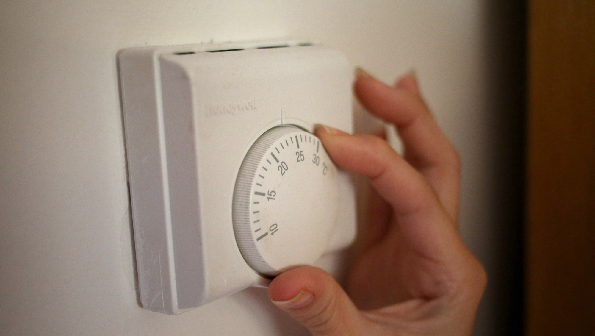 Household electricity prices could rise by up to 9% by summer, minister warns
