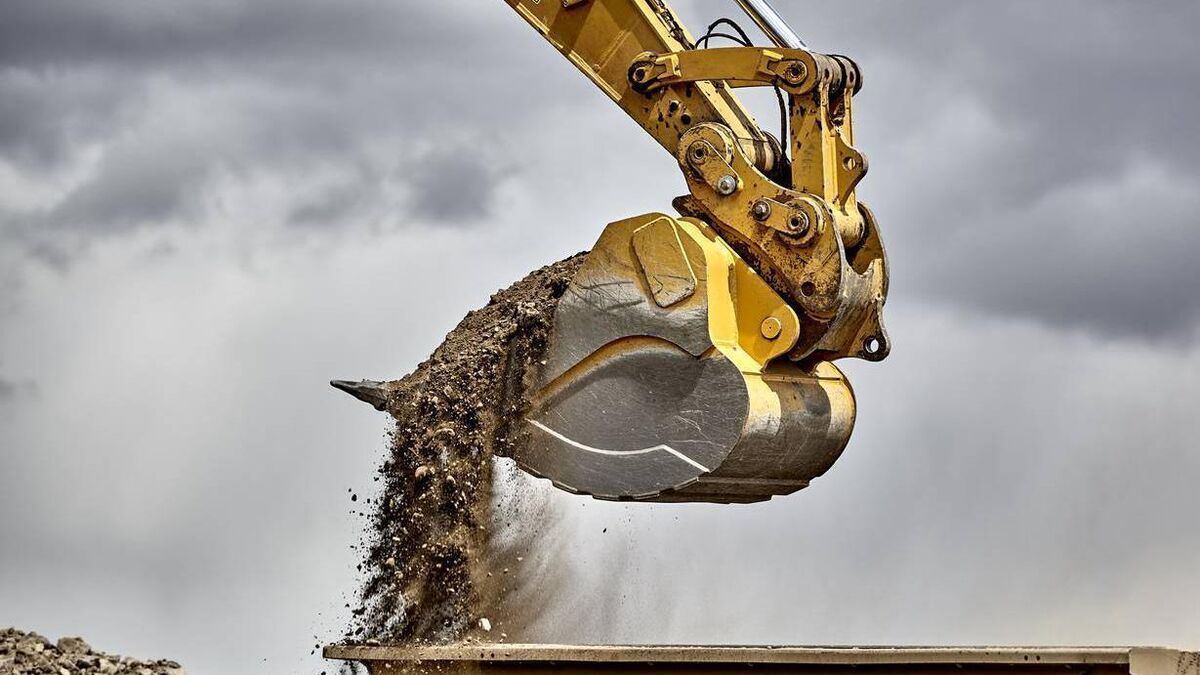 Labour productivity falls by 1.7% in final quarter of 2025