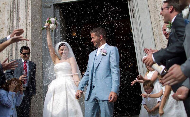 Caroline Morahan and her husband Dáithí on their wedding day in Tuscany.
