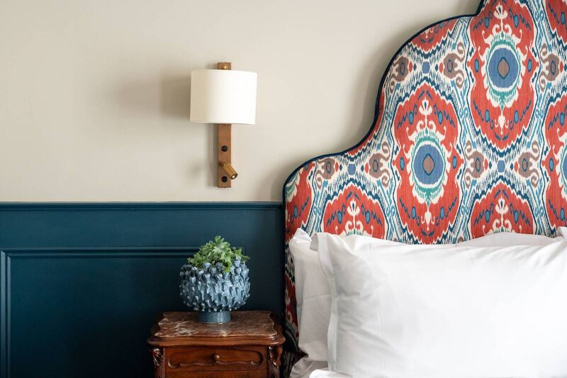 The Hat Maker’s Opera stay includes an overnight stay, transport to and from Lismore for the performance, and breakfast the following morning