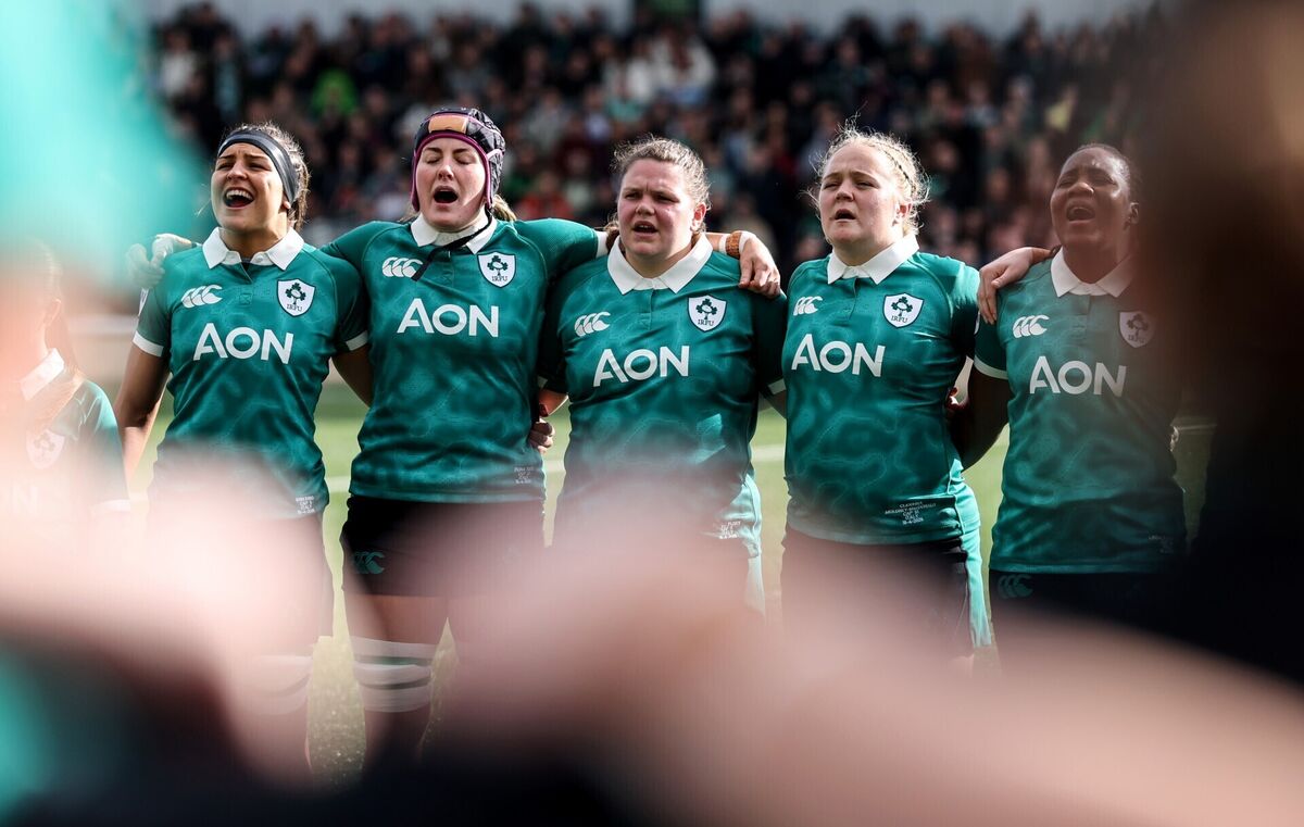 Ireland's Erin King, Fiona Tuite, Ellena Perry, Cliodhna Moloney-MacDonald and Linda Djougang during the anthem. Picture: INPHO/Dan Sheridan