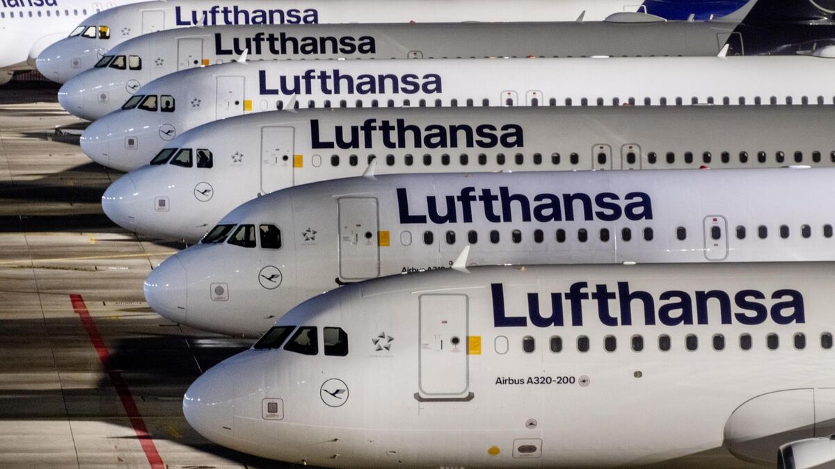 Lufthansa's new 'basic' fare mimicks Ryanair with smaller carry-on baggage