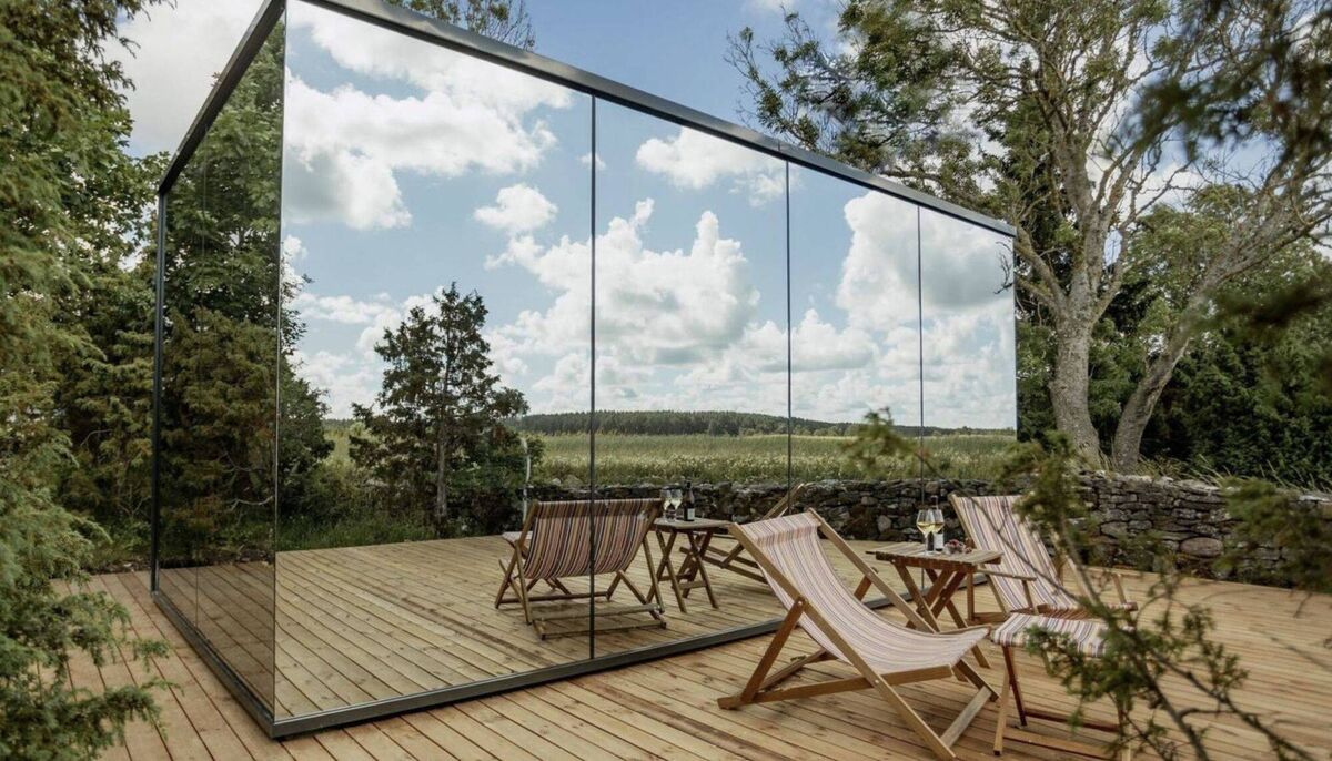 Go invisible with mirrored extensions and cabins from Ood (Estonia). See through from within, privacy and infinite reflections from outside. From €85,000, Oodhouse.com.