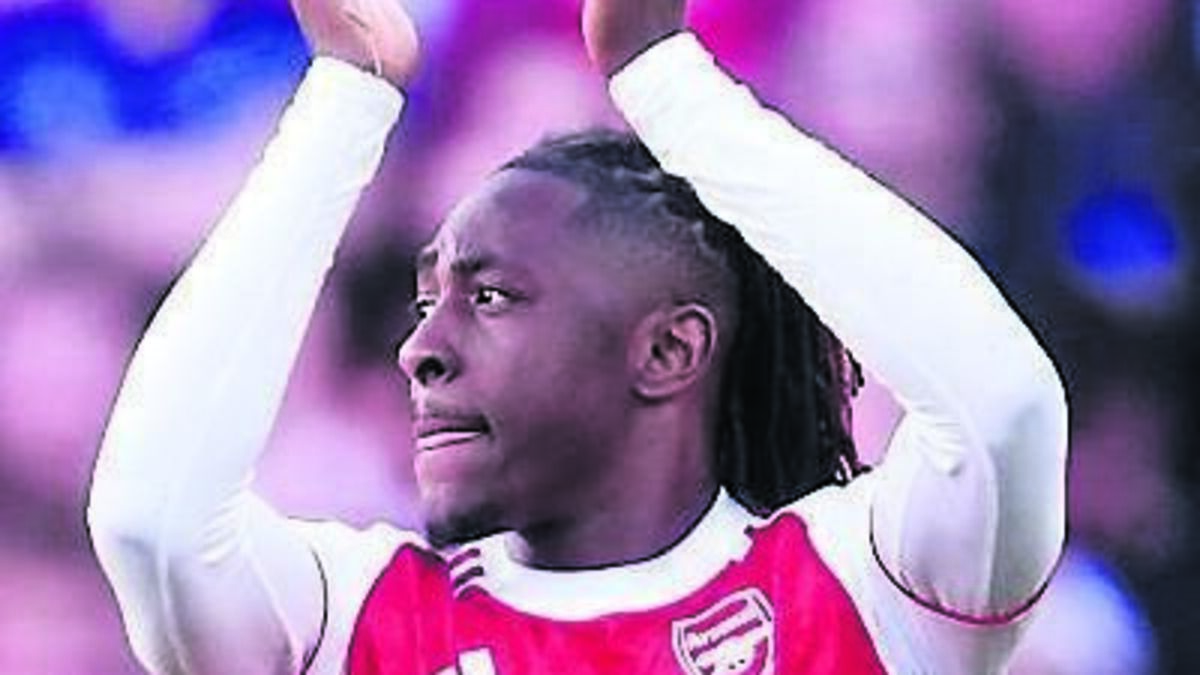 Arsenal edge nervously towards the denoument