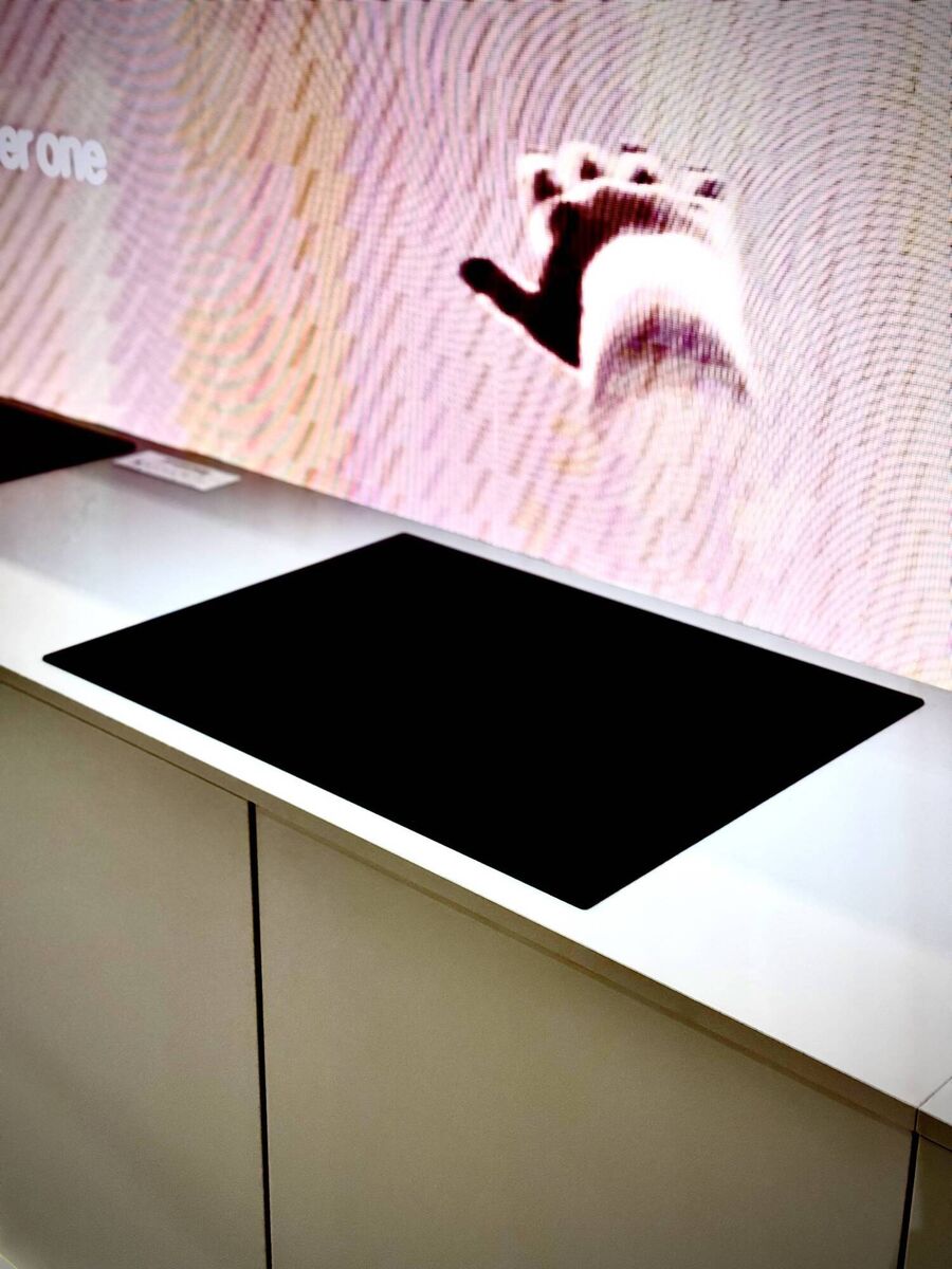 Matte-finish hobs, such as this one by Monno, are fingerprint and scratch-resistant.