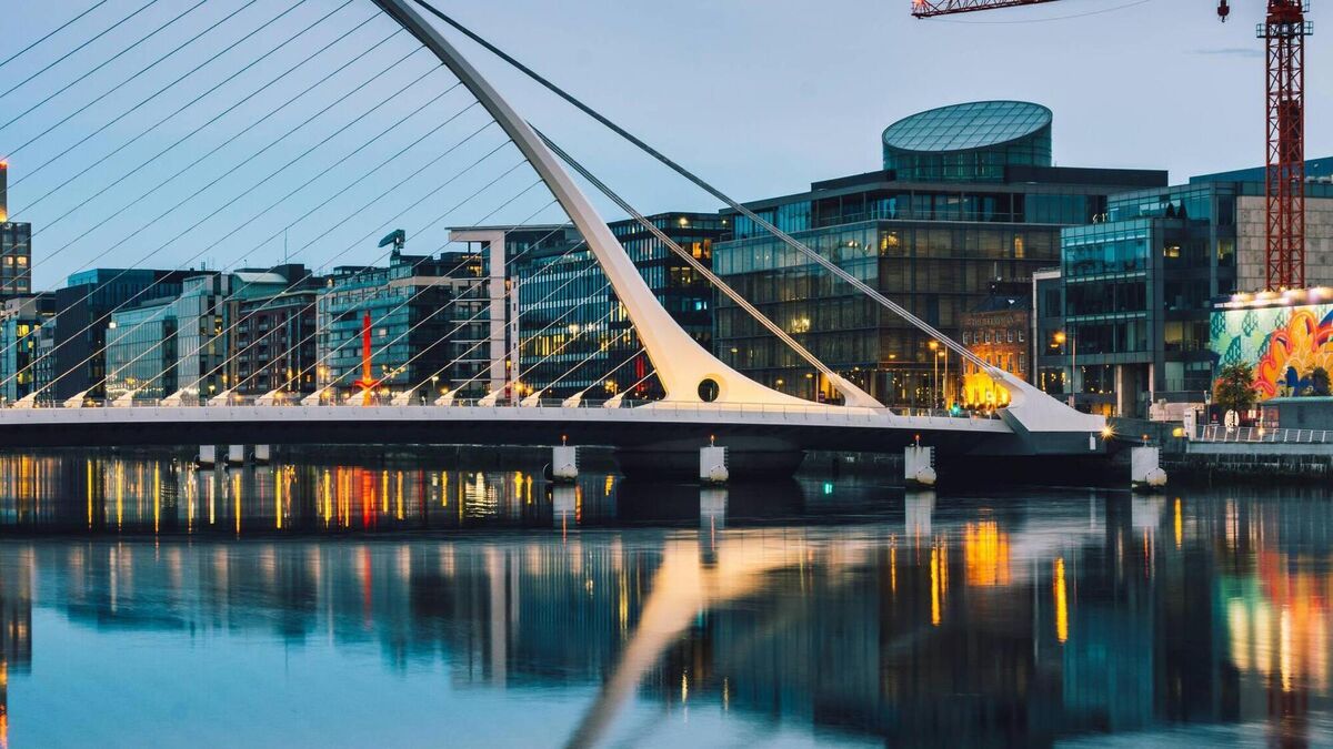 Commuters warned of delays as emergency services fight Dublin city centre blaze