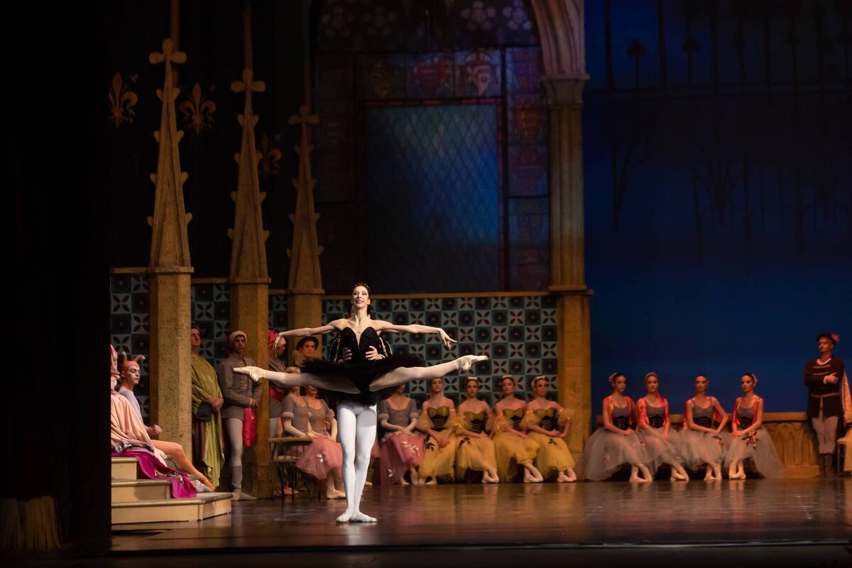 Katerina Petrova and Tsetso Ivanov in a Cork Opera House production of Swan Lake Katerina Petrova and Tsetso Ivanov in a Cork Opera House production of Swan Lake