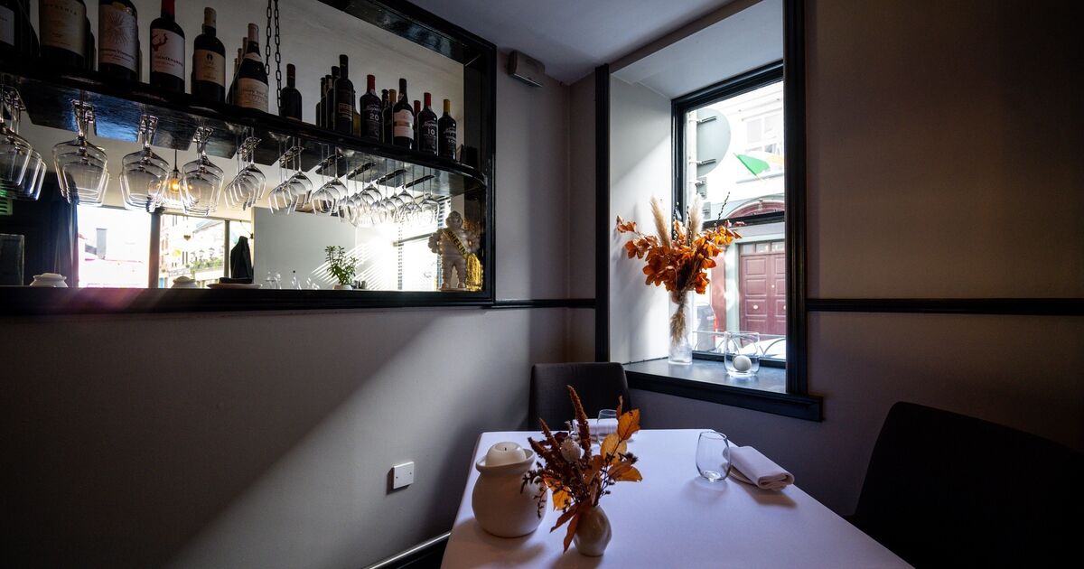 The Digital Palate: How Food Influencers Are Redefining Culinary Criticism and Consumption