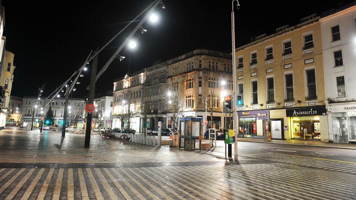 Judge grants bail despite gardaí '100% objecting' to it for man who tried to rob two women in Cork