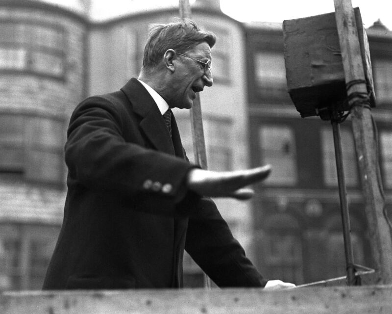 President Éamon de Valera addressing a meeting at the Grand Parade, Cork, in 1934. He had charisma and smarts and a history that included a role as a commandant in the 1916 Rising. President Éamon de Valera addressing a meeting at the Grand Parade, Cork, in 1934. He had charisma and smarts and a history that included a role as a commandant in the 1916 Rising.