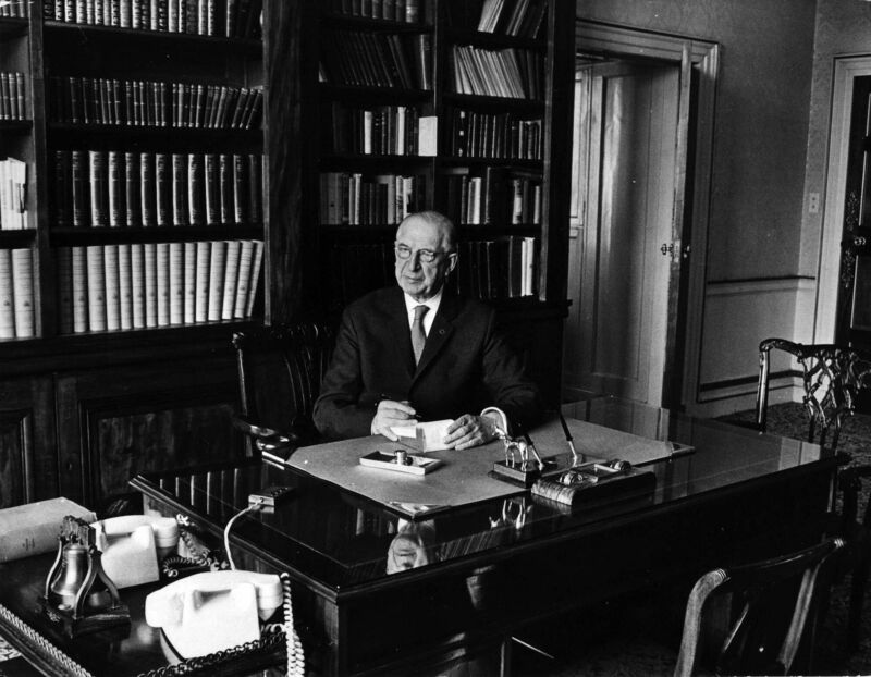President Éamon de Valera in Áras an Uachtaráin in December 1968. File photo: Independent News And Media/Getty Images President Éamon de Valera in Áras an Uachtaráin in December 1968. File photo: Independent News And Media/Getty Images