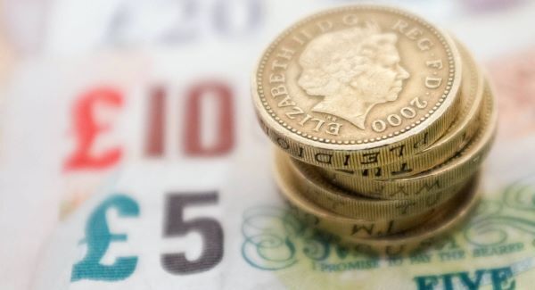 UK enjoys greater economic growth amid warning on turbulence in China