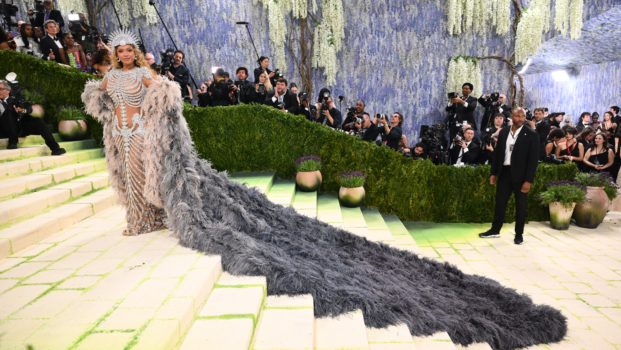 Beyoncé Returns to Met Gala After Decade, Brings Daughter Blue Ivy in Balenciaga Debut — image 2