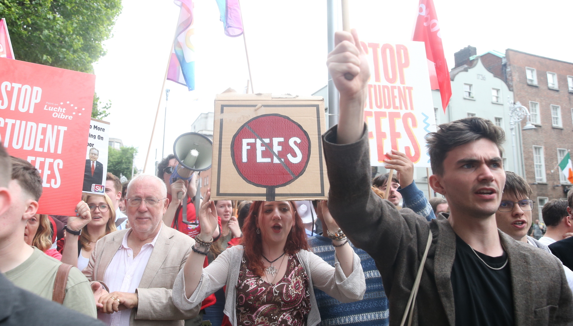 Government split as minister casts doubt on further student fee cut