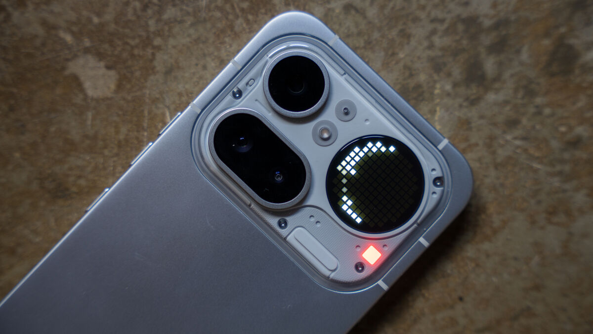 The 50MP periscope lens provides powerful 3.5x optical zoom, letting you capture everything from close-ups to distant shots at 140x. Picture: Noel Campion.