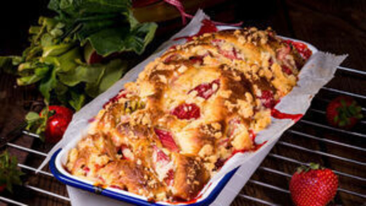 Strawberry rhubarb pie