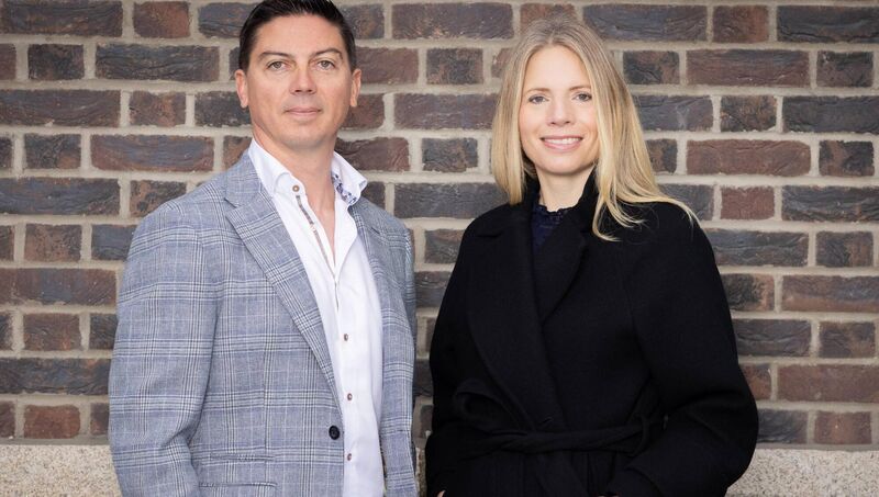 Katie O’Riordan is the CEO and Co-Founder of Kinset, a seasoned entrepreneur with over 20 years of experience in fashion and sustainability. Pictured with co-founder Alan Giles