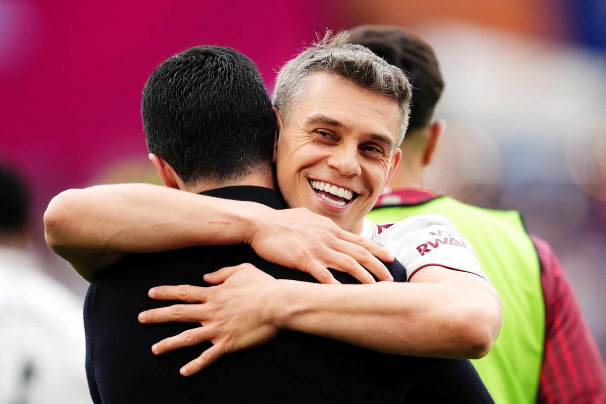 Arsenal manager Mikel Arteta (left) and Leandro Trossard celebrate after the Premier League match at London Stadium. Pic John Walton/PA Wire. Arsenal manager Mikel Arteta (left) and Leandro Trossard celebrate after the Premier League match at London Stadium. Pic John Walton/PA Wire.
