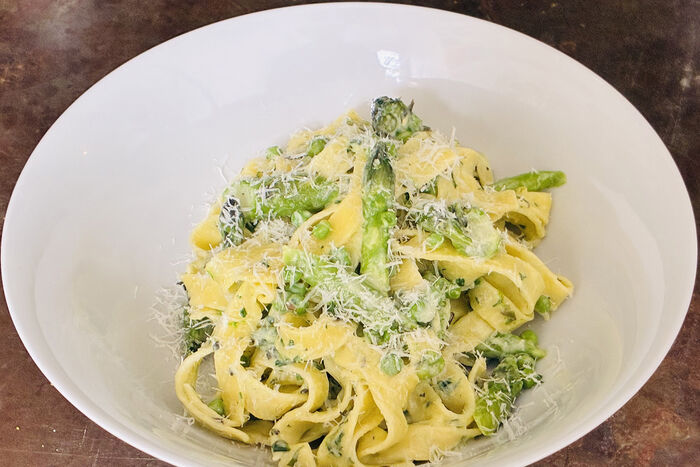 Pasta with Asparagus and Peas