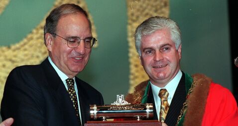 Cork City Council votes to revoke George Mitchell's freedom of the city