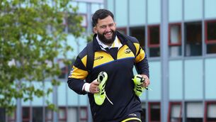 <p>Tyrel Lomax arrives during a Hurricanes Super Rugby training session at NZCIS on January 16, 2026 in Wellington, New Zealand. (Photo by Hagen Hopkins/Getty Images)</p>