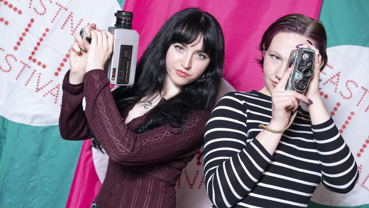 Keeley Guilfoyle, Co Clare, and Belle Rochelle, LA USA, at the launch party for the Fastnet Film Festival in Schull. Photo: Gerard McCarthy Keeley Guilfoyle, Co Clare, and Belle Rochelle, LA USA, at the launch party for the Fastnet Film Festival in Schull. Photo: Gerard McCarthy