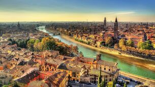 <p>Panorama of Verona in the morning haze - Italy</p> <p>Panorama of Verona in the morning haze - Italy</p>