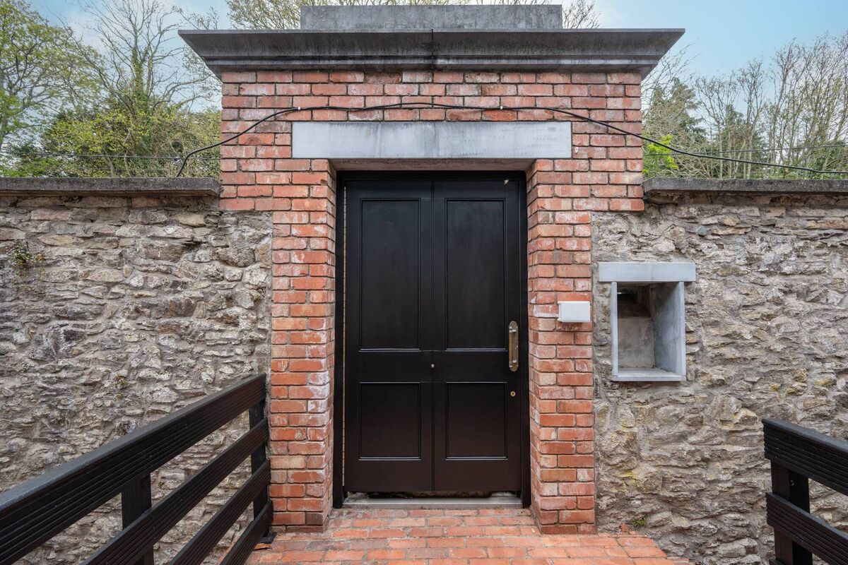 A door the size of a certain No 10 A door the size of a certain No 10