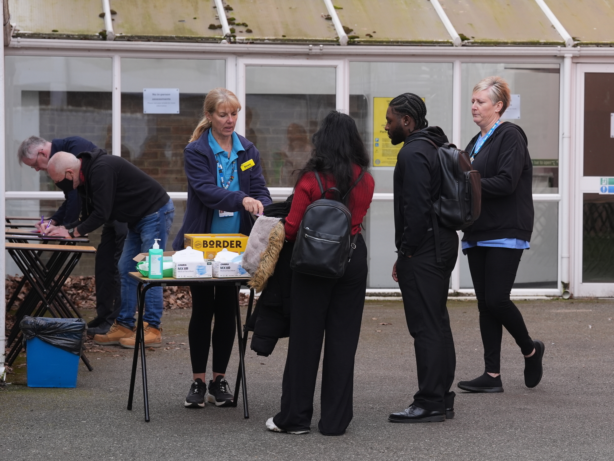 Student dies in UK meningitis outbreak as contacts offered antibiotics