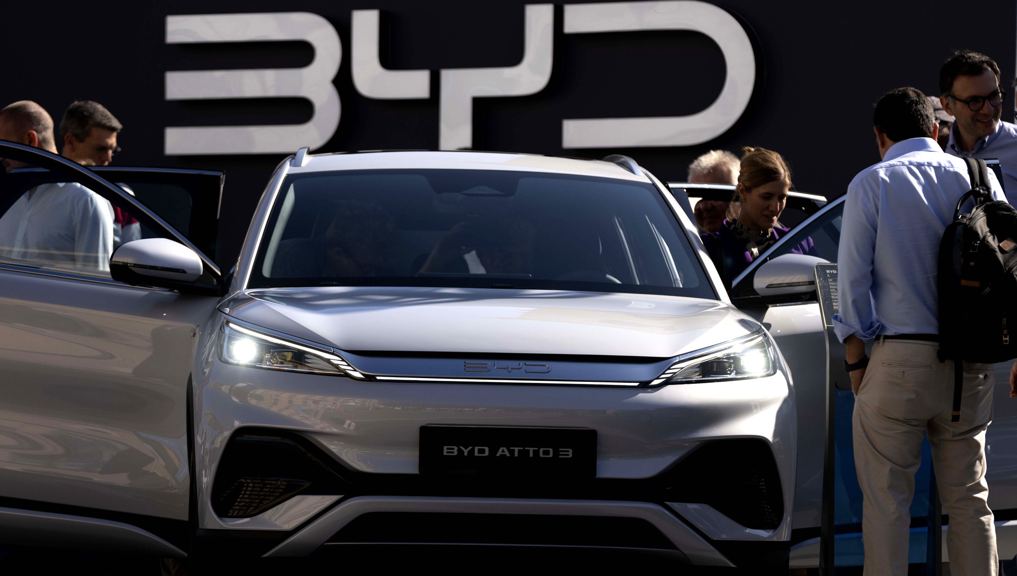 EU carmakers pave way for Chinese rivals as balance in market shifts