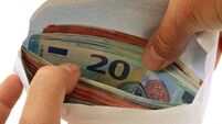 Envelope of banknotes