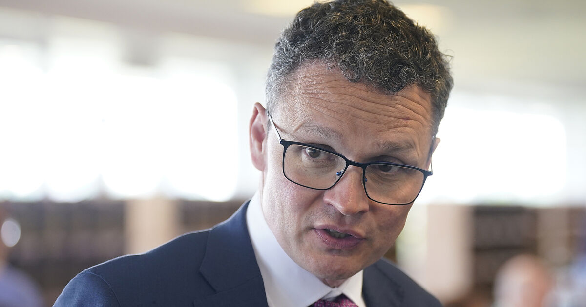 Media minister warns RTÉ risks losing public trust over latest pay controversy