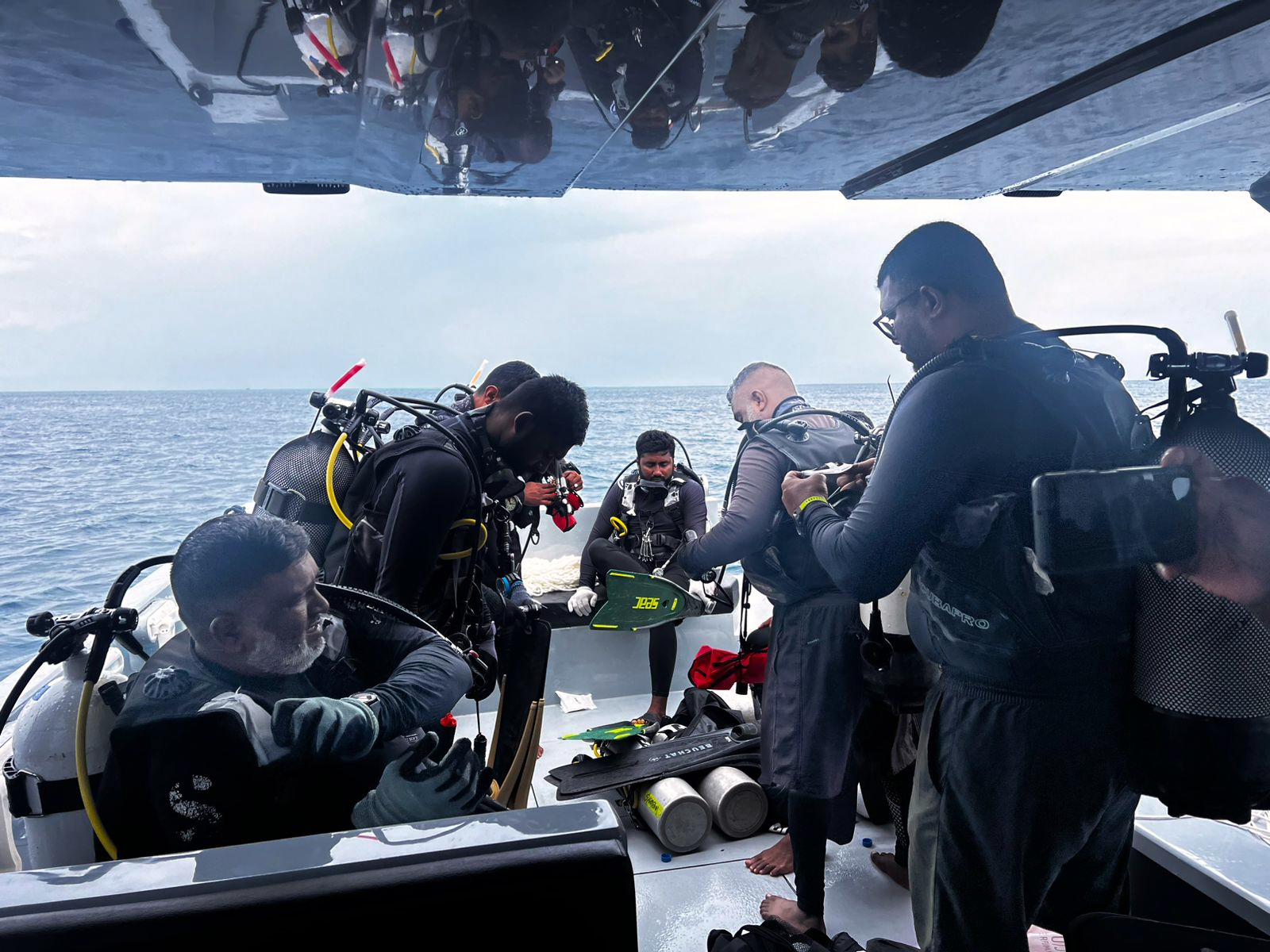 Military diver dies amid search for bodies of four Italians in underwater cave